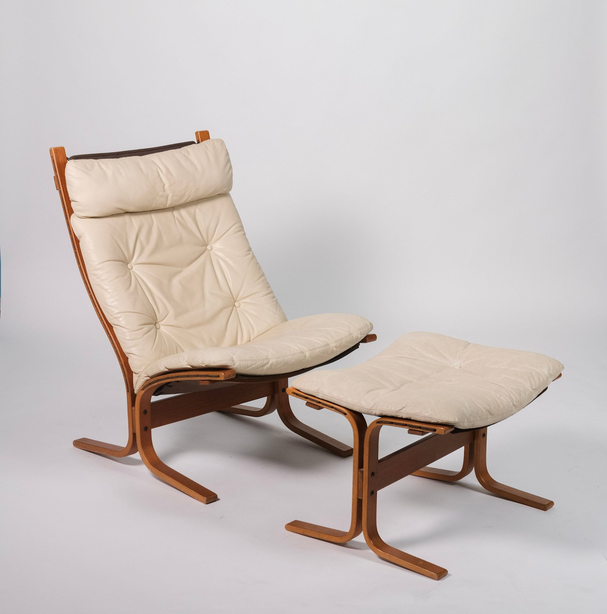 Westnofa Siesta Lounge Chair & Ottoman